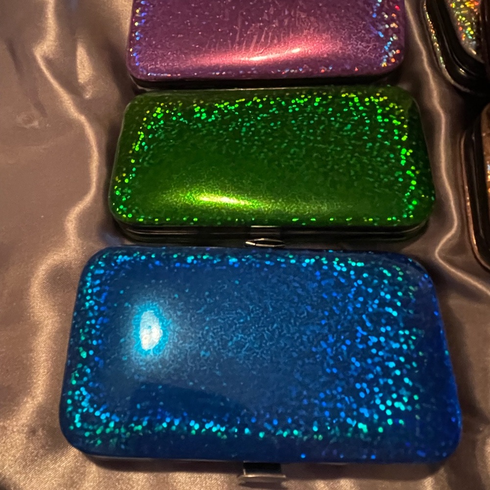Holographic Manicure Set - Multi-Color - Picture 5 of 12
